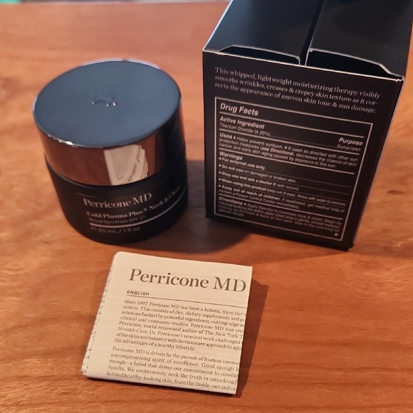 Perricone MD Cold Plasma Plus+ Cream in Black Jar - Picture 4 of 5